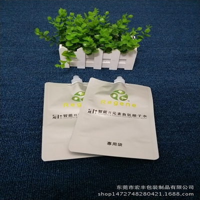口が付いている液体の包装の袋を包むプラスチック アルミ ホイル60mic手のSanitizer