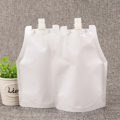 口が付いている液体の包装の袋を包むプラスチック アルミ ホイル60mic手のSanitizer
